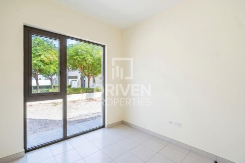 Villa in EMAAR South, Dubai South (Dubai World Central), Dubai 4 bedrooms, 311.32 sq.m. № 128995 - photo 2