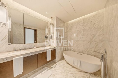 Apartment in The Address Residence Fountain Views, Downtown Dubai (Downtown Burj Dubai), Dubai 4 bedrooms, 251.21 sq.m. № 128996 - photo 14