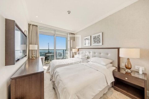Apartment in The Address Residence Fountain Views, Downtown Dubai (Downtown Burj Dubai), Dubai 4 bedrooms, 251.21 sq.m. № 128996 - photo 9