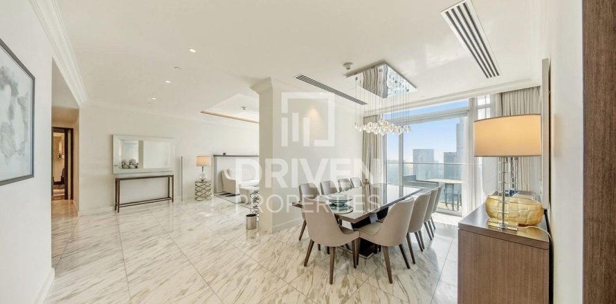 Apartment in The Address Residence Fountain Views, Downtown Dubai (Downtown Burj Dubai), Dubai 4 bedrooms, 251.21 sq.m. № 128996