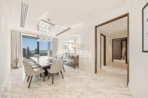 Apartment in The Address Residence Fountain Views, Downtown Dubai (Downtown Burj Dubai), Dubai 4 bedrooms, 251.21 sq.m. № 128996 - photo 3