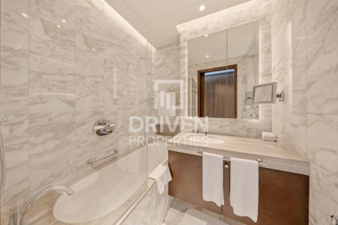 Apartment in The Address Residence Fountain Views, Downtown Dubai (Downtown Burj Dubai), Dubai 4 bedrooms, 251.21 sq.m. № 128996 - photo 15