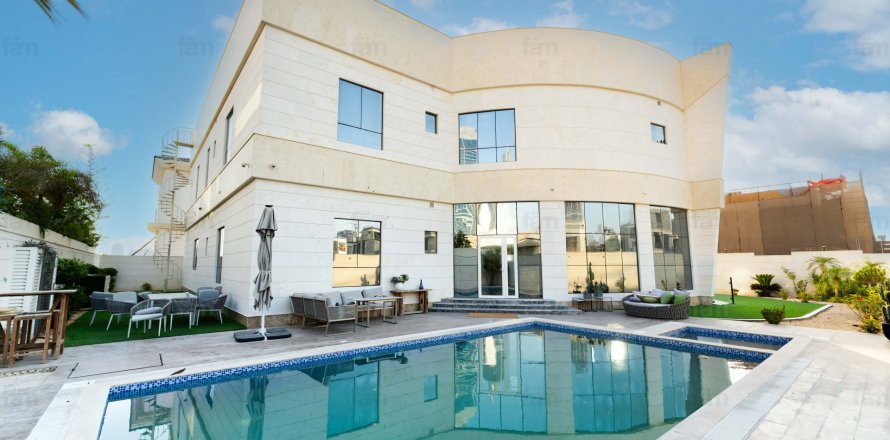 Villa à Al Wasl, Dubai, 5 chambres, 994.2 m², № 17031