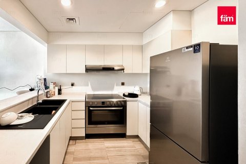 Снять в аренду таунхаус в Дубае: 4 спальни, 203м², № 67600 - фото 2