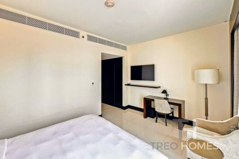 Apartment in Burj Khalifa, Dubai 2 bedrooms, 161 sq.m. № 13359 - photo 12