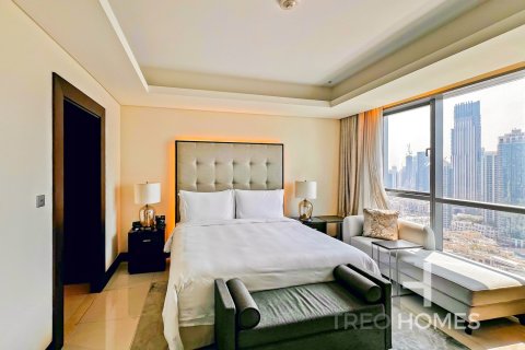 Apartment in Burj Khalifa, Dubai 2 bedrooms, 161 sq.m. № 13359 - photo 14