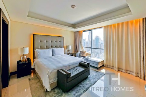 Apartment in Burj Khalifa, Dubai 2 bedrooms, 161 sq.m. № 13359 - photo 10