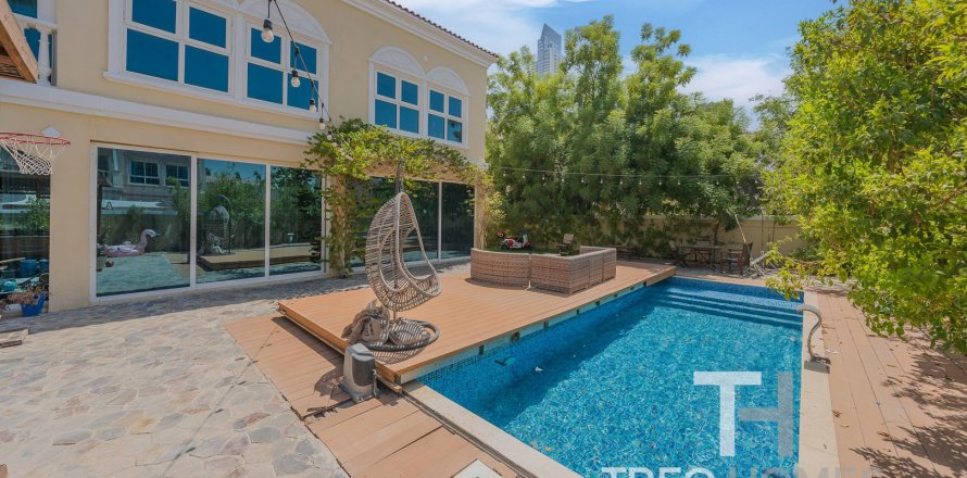 Villa in Jumeirah Village Triangle, Dubai 6 bedrooms, 636 sq.m. № 13353