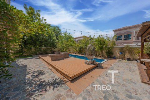 Villa in Jumeirah Village Triangle, Dubai 6 bedrooms, 636 sq.m. № 13353 - photo 3