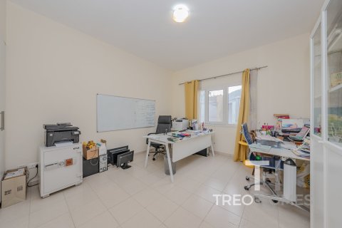 Villa in Meadows, Dubai 4 bedrooms, 381 sq.m. № 13354 - photo 16