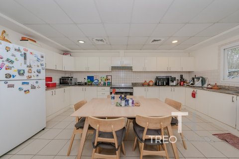 Villa in Meadows, Dubai 4 bedrooms, 381 sq.m. № 13354 - photo 7