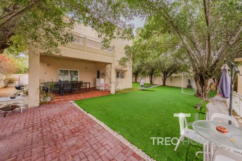 Villa in Meadows, Dubai 4 bedrooms, 381 sq.m. № 13354 - photo 19