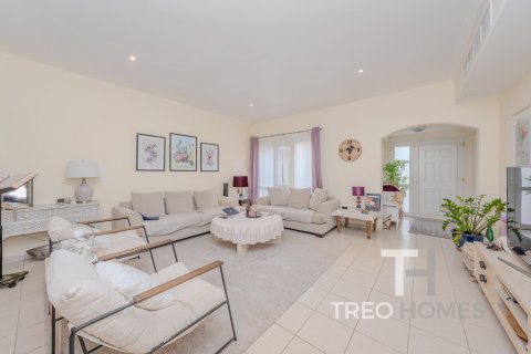 Villa in Meadows, Dubai 4 bedrooms, 381 sq.m. № 13354 - photo 4