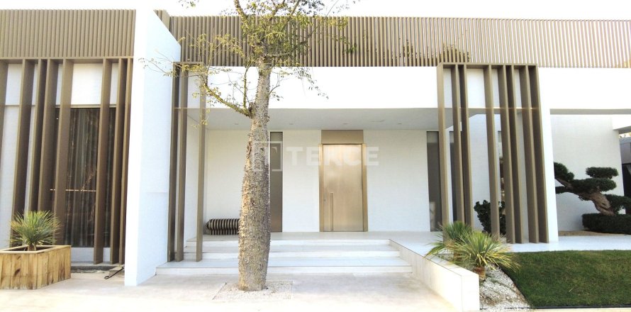 Квартира в Meydan, Дубай, 4 спальни, 467м², № 4892