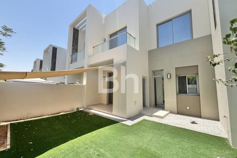 Villa en Arabian Ranches 2, Dubai, 3 dormitorios, 180 m², № 24090 - foto 1