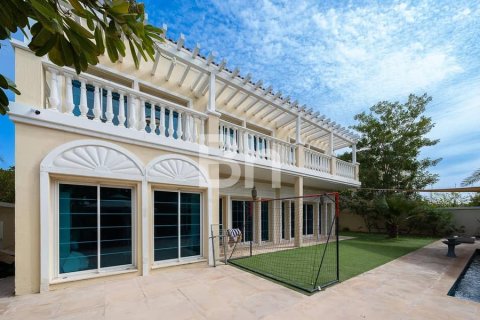 Villa in Jumeirah Village Triangle, Dubai 5 bedrooms, 358 sq.m. № 24089 - photo 2