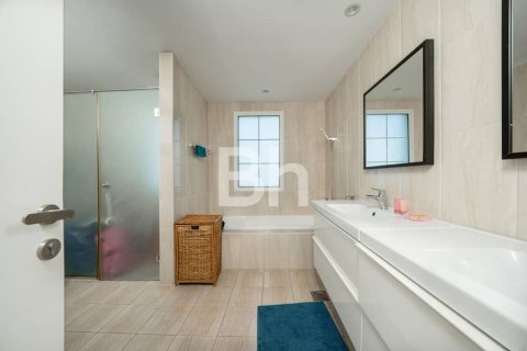 Villa in Jumeirah Village Triangle, Dubai 5 bedrooms, 358 sq.m. № 24089 - photo 6