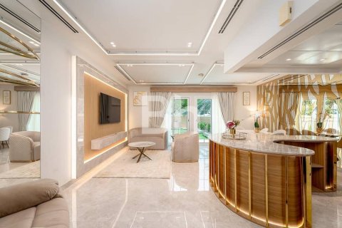 Townhouse in Jumeirah Village Triangle, Dubai 2 bedrooms, 180 sq.m. № 24088 - photo 13