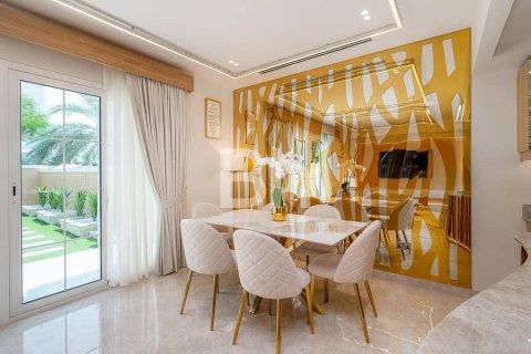 Townhouse in Jumeirah Village Triangle, Dubai 2 bedrooms, 180 sq.m. № 24088 - photo 12