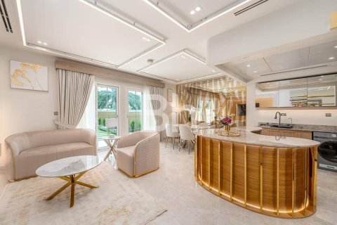 Townhouse in Jumeirah Village Triangle, Dubai 2 bedrooms, 180 sq.m. № 24088 - photo 1