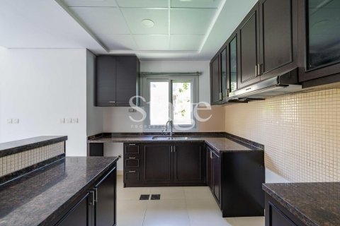 Купить виллу в Casa Viva, Serena, Дубай: 3 спальни, 300м², № 122099 - фото 4