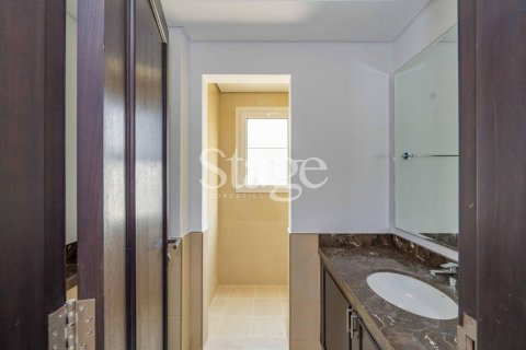 Купить виллу в Casa Viva, Serena, Дубай: 3 спальни, 300м², № 122099 - фото 15