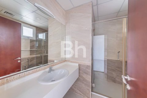 Снять в аренду таунхаус в Джумейра Вилладж Серкл, Дубай: 4 спальни, 163м², № 57495 - фото 9