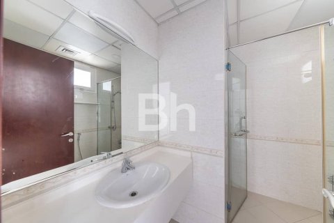 Снять в аренду таунхаус в Джумейра Вилладж Серкл, Дубай: 4 спальни, 163м², № 57495 - фото 12