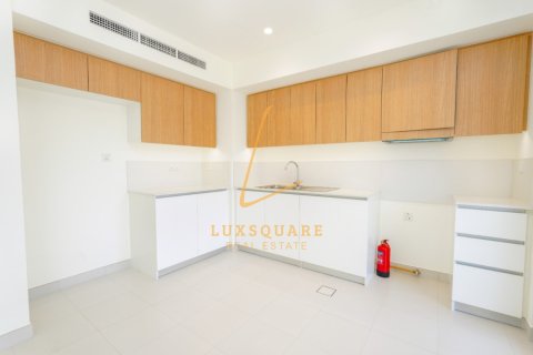 Снять в аренду виллу в EMAAR South, Dubai South (Dubai World Central), Дубай: 3 спальни, 141м², № 77594 - фото 5