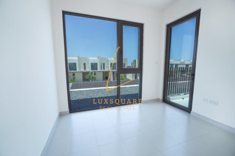 Снять в аренду виллу в EMAAR South, Dubai South (Dubai World Central), Дубай: 3 спальни, 141м², № 77594 - фото 11