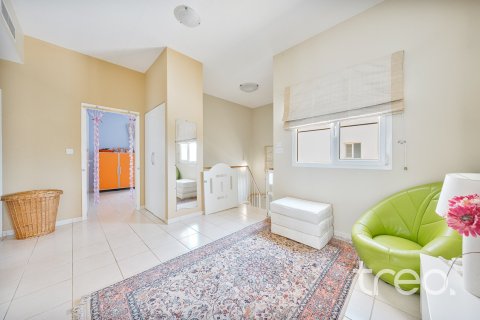 Villa in Meadows 1, Meadows, Dubai 4 bedrooms, 352.2 sq.m. № 134684 - photo 9
