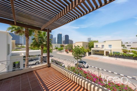 Villa in Meadows 1, Meadows, Dubai 4 bedrooms, 352.2 sq.m. № 134684 - photo 4