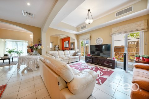 Villa in Meadows 1, Meadows, Dubai 4 bedrooms, 352.2 sq.m. № 134684 - photo 19