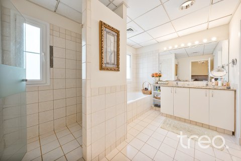 Villa in Meadows 1, Meadows, Dubai 4 bedrooms, 352.2 sq.m. № 134684 - photo 7