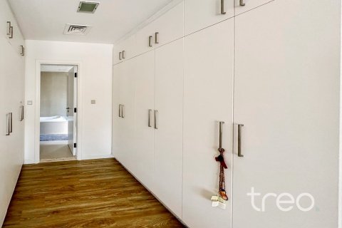 Villa en The Villa, Dubai, 5 dormitorios, 342.63 m², № 134674 - foto 13