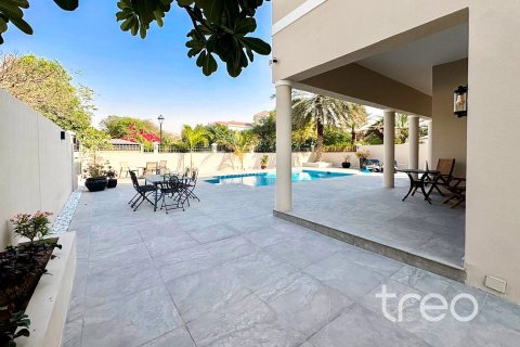 Villa en The Villa, Dubai, 5 dormitorios, 342.63 m², № 134674 - foto 3