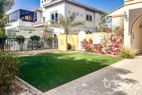 Villa in The Villa, Dubai 5 bedrooms, 474.27 sq.m. № 134679 - photo 2