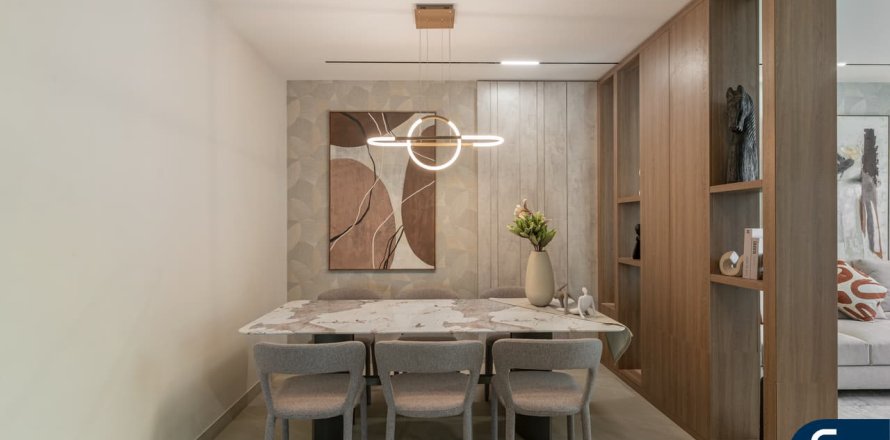 Apartment in Dubai Land, Dubai 2 bedrooms, 140 sq.m. № 75427