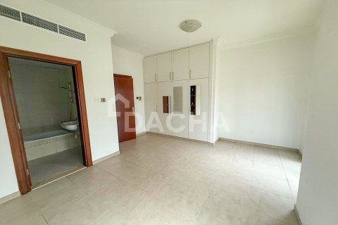 Villa in District 11, Jumeirah Village Circle, Dubai 3 bedrooms, 135 sq.m. № 109701 - photo 11