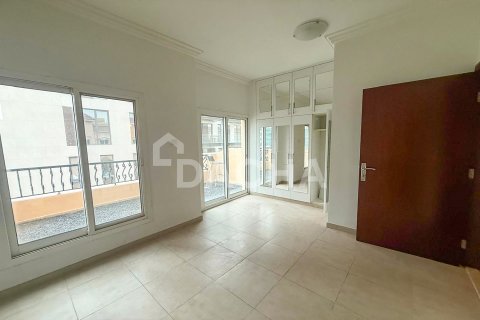 Villa in District 11, Jumeirah Village Circle, Dubai 3 bedrooms, 135 sq.m. № 109701 - photo 12