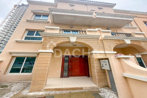 Villa in District 11, Jumeirah Village Circle, Dubai 3 bedrooms, 135 sq.m. № 109701 - photo 2