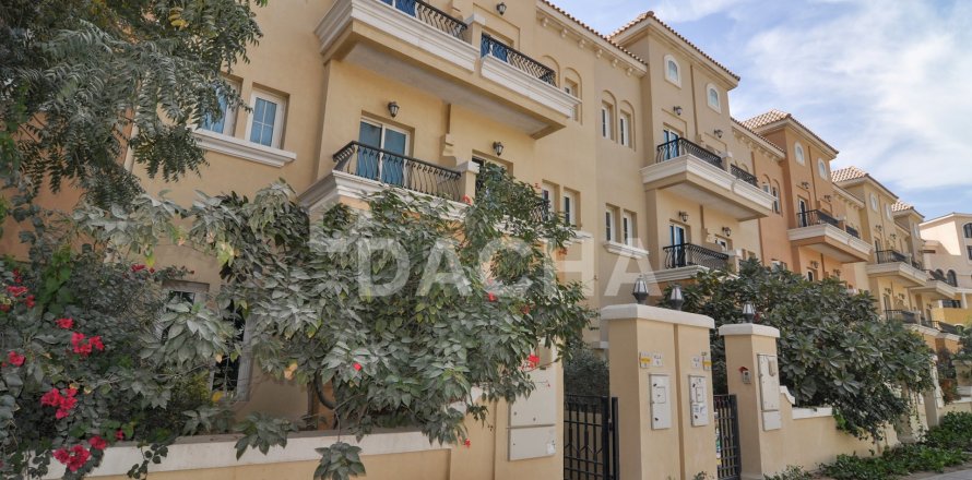 Villa in District 11, Jumeirah Village Circle, Dubai 3 bedrooms, 135 sq.m. № 109701
