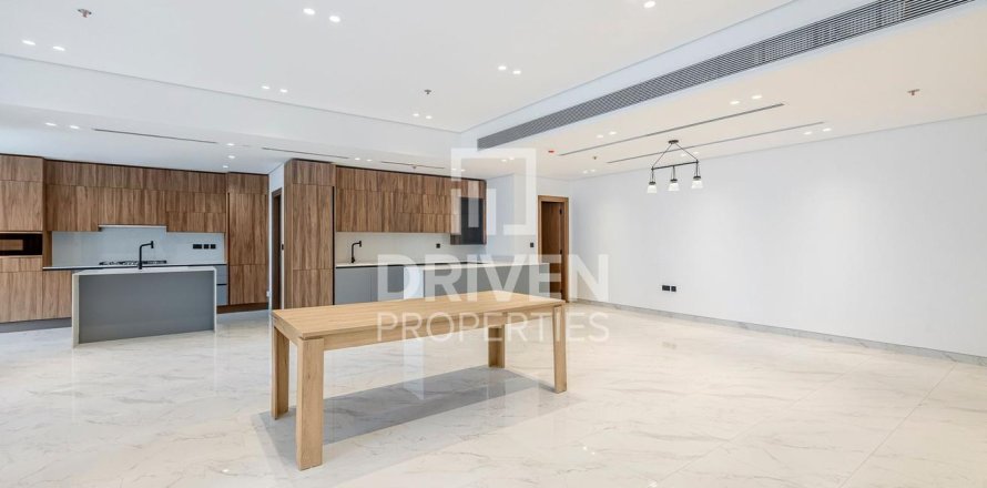 Apartment in Business Bay, Dubai 3 bedrooms, 245.54 sq.m. № 127310