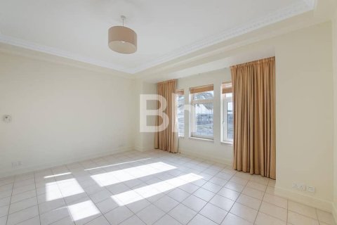 Villa in Dubai Marina, Dubai 3 bedrooms, 408 sq.m. № 25081 - photo 13