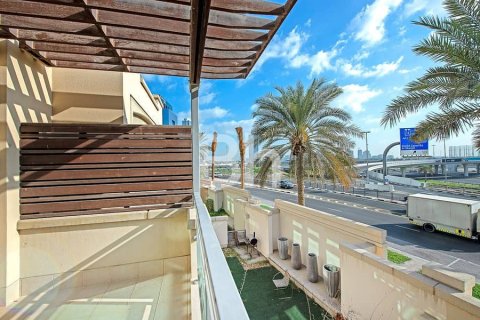 Villa in Dubai Marina, Dubai 3 bedrooms, 408 sq.m. № 25081 - photo 14