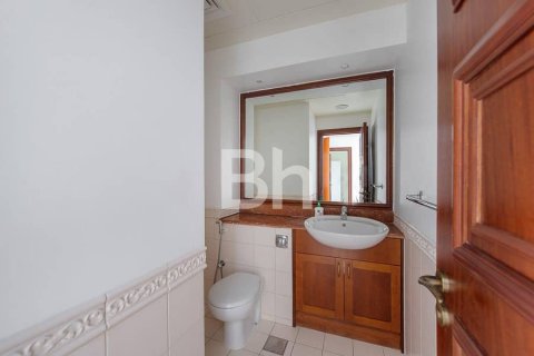 Villa in Dubai Marina, Dubai 3 bedrooms, 408 sq.m. № 25081 - photo 6