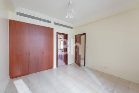 Villa in Dubai Marina, Dubai 3 bedrooms, 408 sq.m. № 25081 - photo 12
