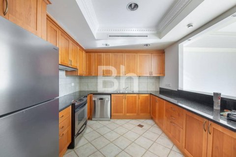 Villa in Dubai Marina, Dubai 3 bedrooms, 408 sq.m. № 25081 - photo 15