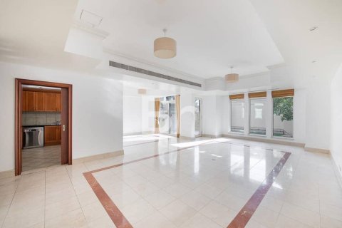 Villa in Dubai Marina, Dubai 3 bedrooms, 408 sq.m. № 25081 - photo 1
