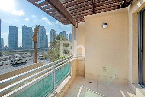 Villa in Dubai Marina, Dubai 3 bedrooms, 408 sq.m. № 25081 - photo 8